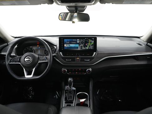 Used 2023 Nissan Altima 2.5 SV w/ SV Premium Package AWD/4WD image 13