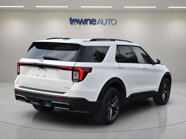 Used 2025 Ford Explorer ST-Line w/ ST-Line Street Pack AWD/4WD image 5