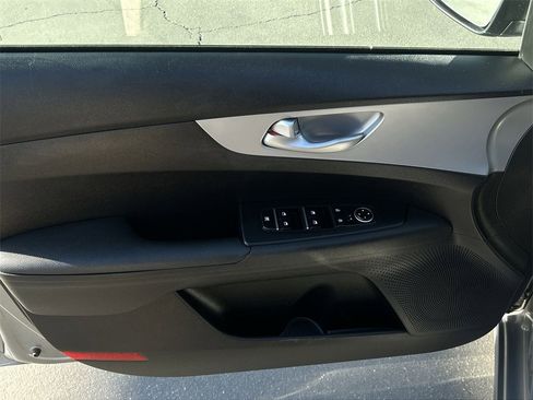 Used 2023 Kia Forte LXS image 19