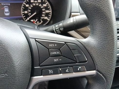 Used 2024 Nissan Altima 2.5 SV FWD image 19