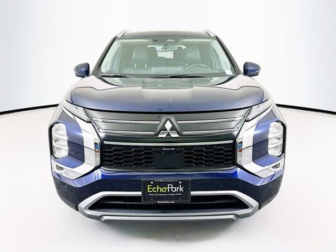 Used 2025 Mitsubishi Outlander SEL image 2