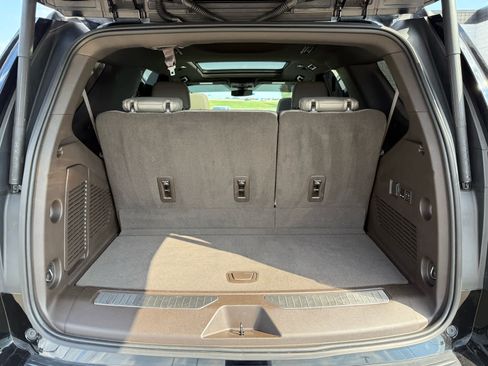 Used 2021 Chevrolet Tahoe Z71 w/ Z71 Signature Package image 34