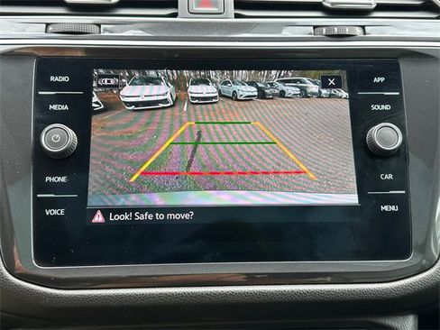 Certified 2023 Volkswagen Tiguan SE w/ Panoramic Sunroof Package image 33