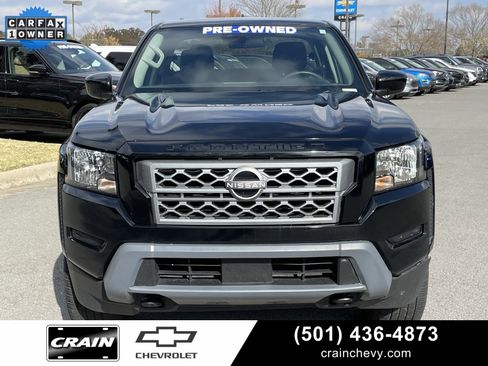 Used 2024 Nissan Frontier SV image 2