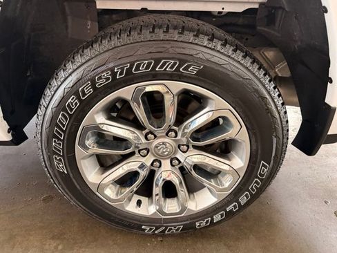 Used 2023 RAM 1500 Laramie AWD/4WD image 7