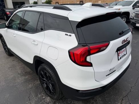 Used 2021 GMC Terrain SLE w/ Driver Convenience Package FWD image 3