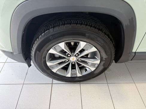 Used 2025 Chevrolet Equinox LT w/ Convenience Package II image 8