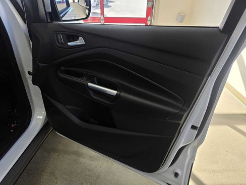 Used 2016 Ford Escape SE w/ Equipment Group 201A AWD/4WD image 21
