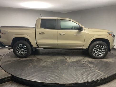 Certified 2024 Chevrolet Colorado Z71 w/ Z71 Convenience Package 2 image 9