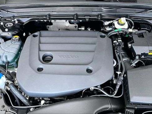 New 2026 Volvo XC40 B5 Core w/ Protection Package Premier AWD/4WD image 25