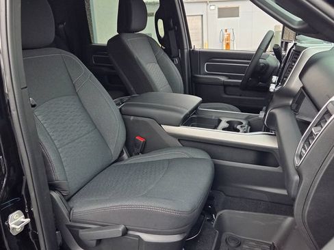 New 2026 RAM 2500 Big Horn AWD/4WD image 17