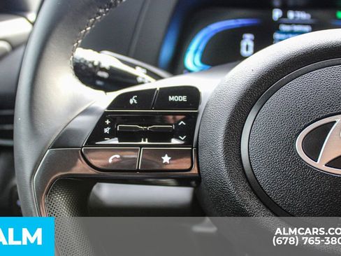 Used 2025 Hyundai Elantra Sport image 25