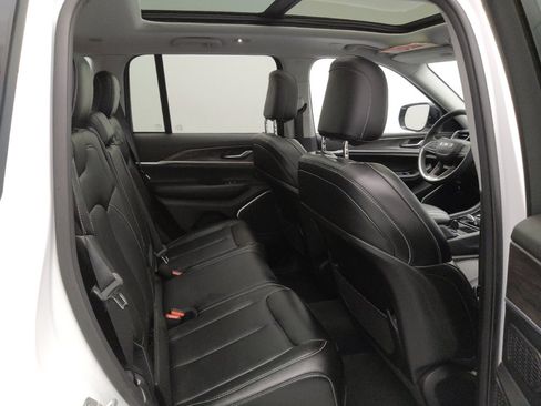 Used 2022 Jeep Grand Cherokee Limited 4xe image 19