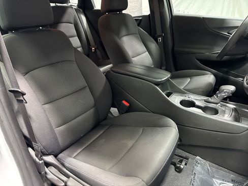 Used 2023 Chevrolet Malibu LT image 9
