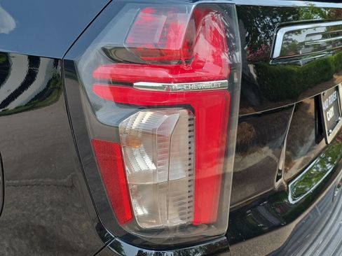Used 2022 Chevrolet Tahoe Z71 w/ Luxury Package AWD/4WD image 35