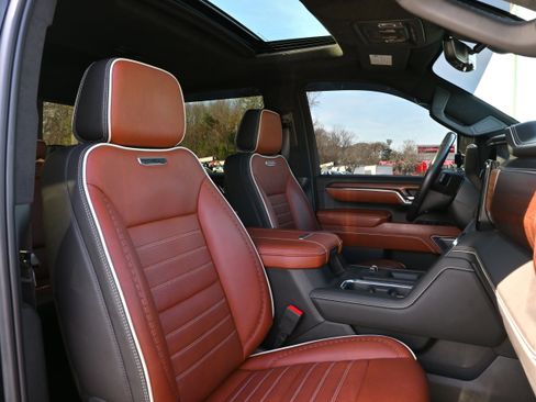 Used 2024 GMC Sierra 3500 Denali Ultimate image 12