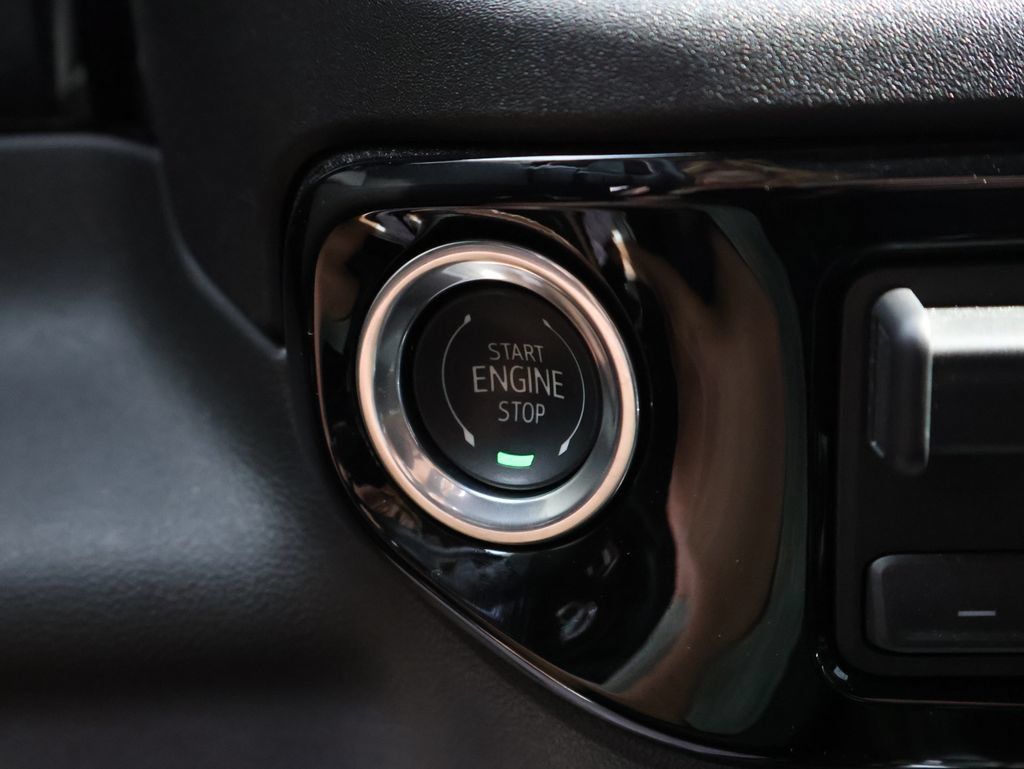 Certified 2025 GMC Sierra 1500 Elevation AWD/4WD image 28