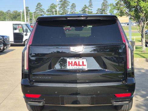 Certified 2023 Cadillac Escalade Sport Platinum w/ LPO, ONYX Package AWD/4WD image 5