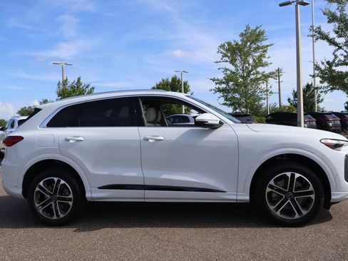 Used 2025 Audi Q5 Premium w/ Convenience Package AWD/4WD image 6