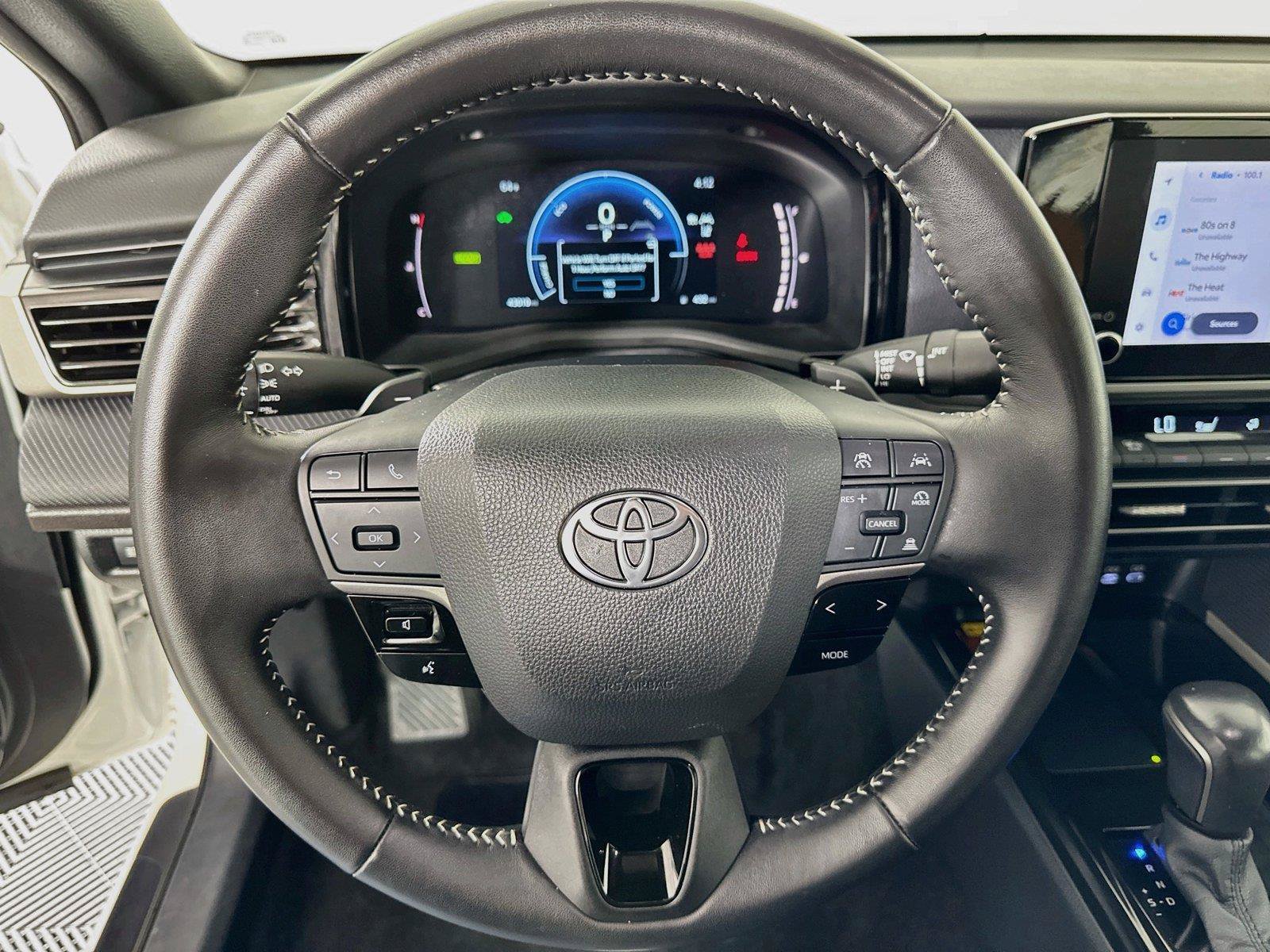 Used 2025 Toyota Camry SE FWD image 17