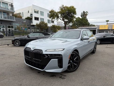 Used 2023 BMW 760i xDrive w/ Executive Package image 1