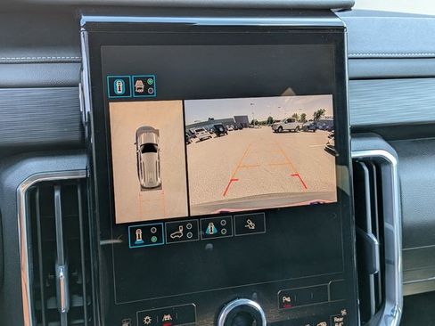 Used 2024 GMC Acadia Elevation FWD image 15