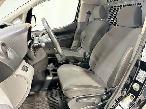 Used 2019 Nissan NV200 SV w/ Navigation Package image 23