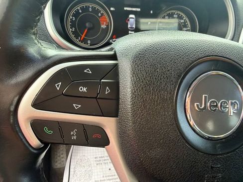 Used 2016 Jeep Cherokee Trailhawk AWD/4WD image 14