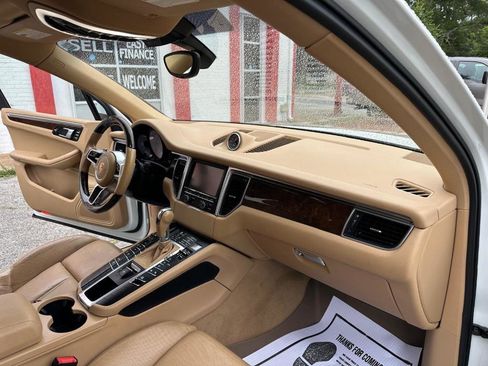 Used 2015 Porsche Macan S image 17