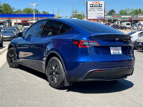 Used 2023 Tesla Model Y Long Range AWD/4WD image 9