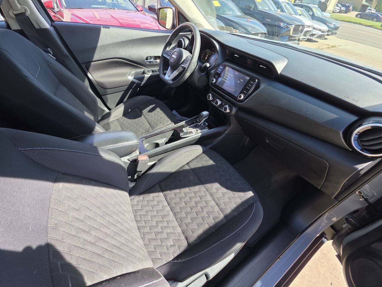 Used 2023 Nissan Kicks SV FWD image 9