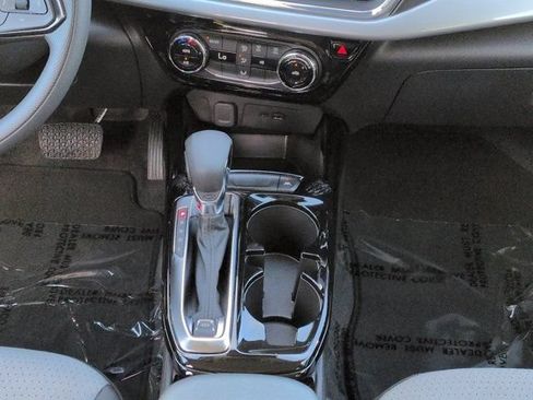 Used 2026 Chevrolet Trax LT FWD image 18