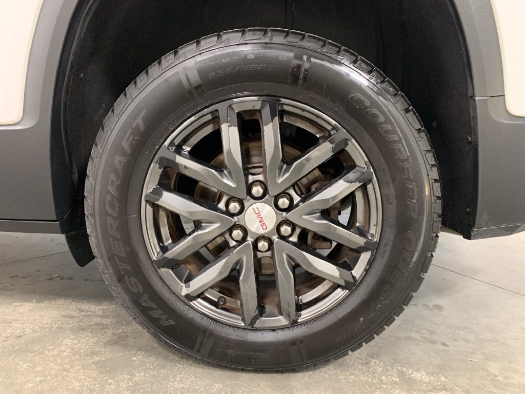 Used 2017 GMC Acadia SLT AWD/4WD image 4