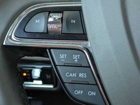 Used 2022 Lincoln Nautilus Reserve FWD image 27
