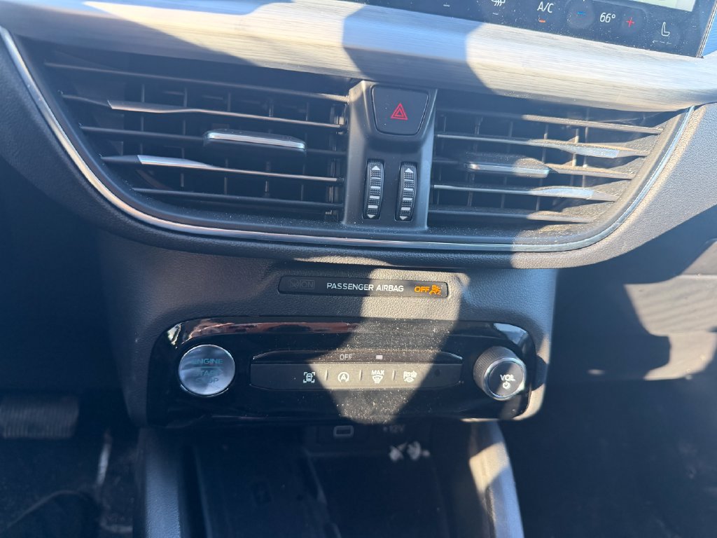 Used 2025 Ford Escape Platinum AWD/4WD image 11