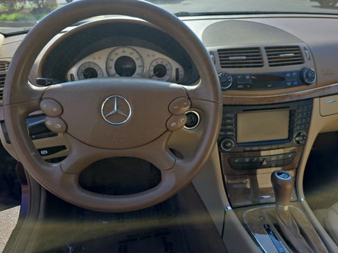 Used 2008 Mercedes-Benz E 350 Sedan image 16
