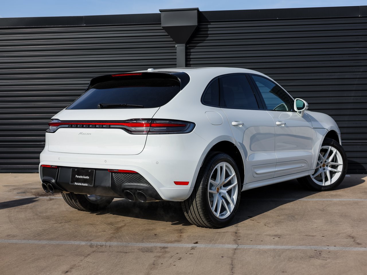 Certified 2026 Porsche Macan AWD/4WD image 7