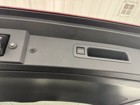 New 2026 Toyota Highlander XLE image 15