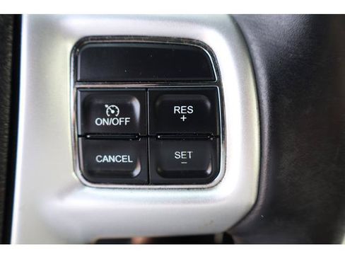 Used 2013 Chrysler 200 Touring FWD image 13