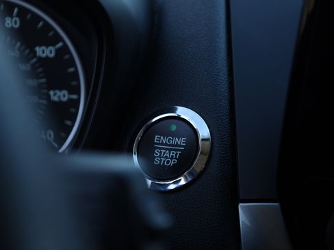 Used 2021 Ford EcoSport SE w/ SE Convenience Package image 24