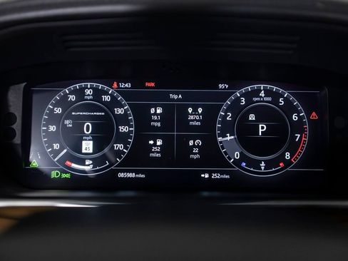 Used 2018 Land Rover Range Rover Sport Supercharged AWD/4WD image 21