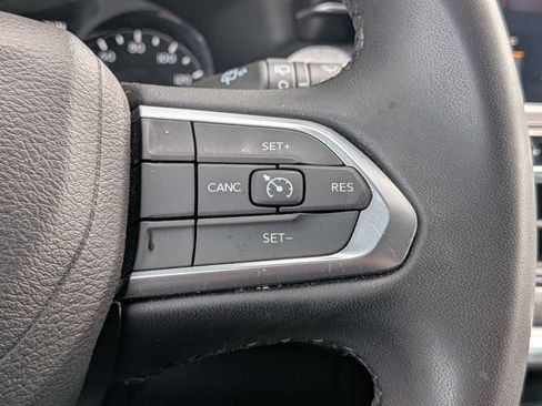 Used 2024 Jeep Compass Latitude AWD/4WD image 24
