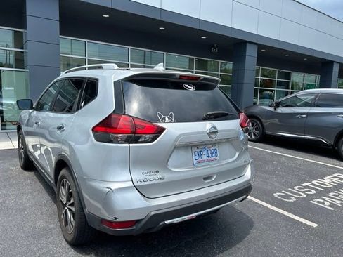 Used 2017 Nissan Rogue SL w/ SL Premium Package FWD image 11