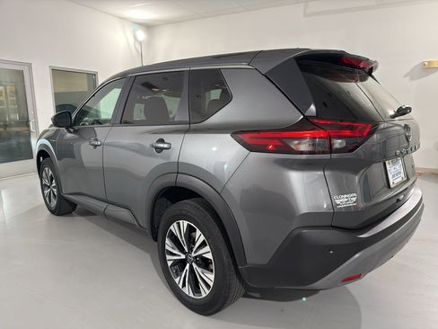 Used 2023 Nissan Rogue SV image 5