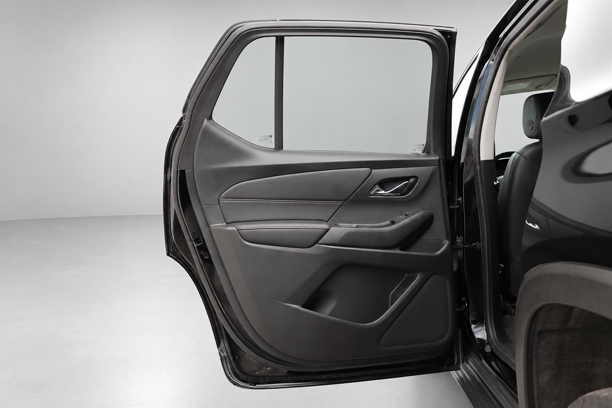 Used 2020 Chevrolet Traverse RS FWD image 17