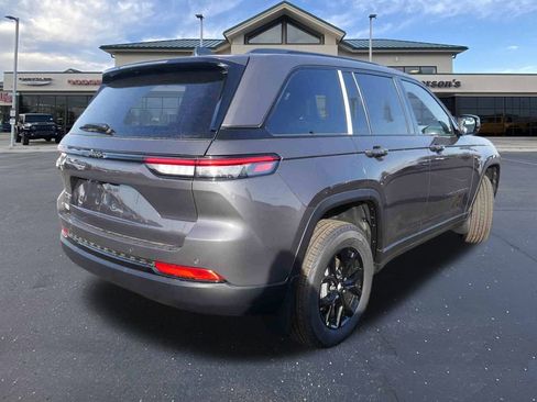 New 2025 Jeep Grand Cherokee Altitude image 20