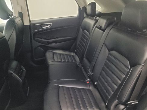 Used 2019 Ford Edge SEL w/ Equipment Group 201A image 18
