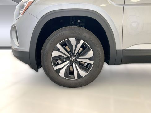 New 2026 Volkswagen Atlas SE image 12