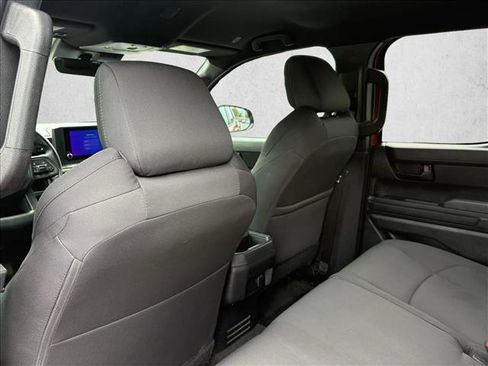Certified 2025 Toyota Tacoma SR5 AWD/4WD image 17