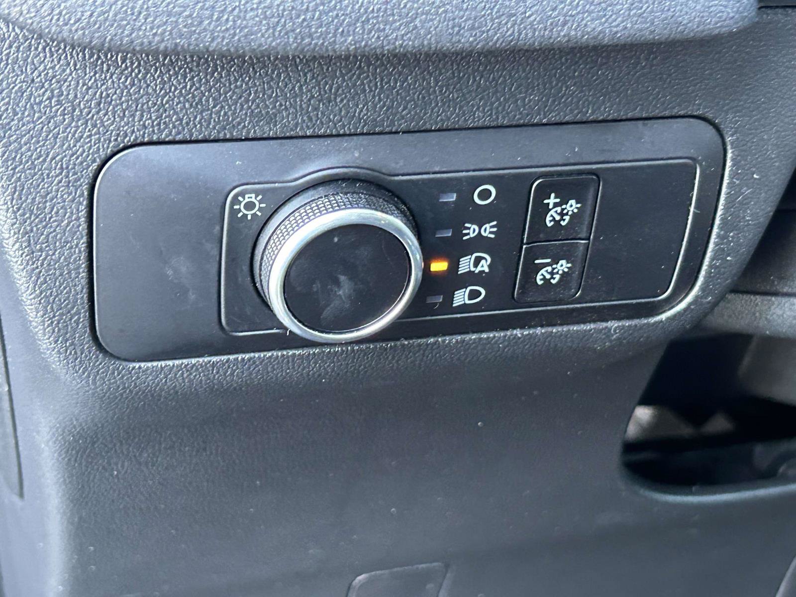 Used 2025 Ford Escape Active AWD/4WD image 14